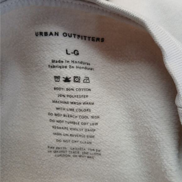 Urban Outfitters SZ L Strawberry Delicious Graphic Crew Neck Sweatshirt Beige - Picture 5 of 5